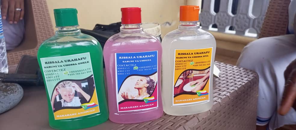 image Des jeunes d’Anjouan produisent du savon de douche